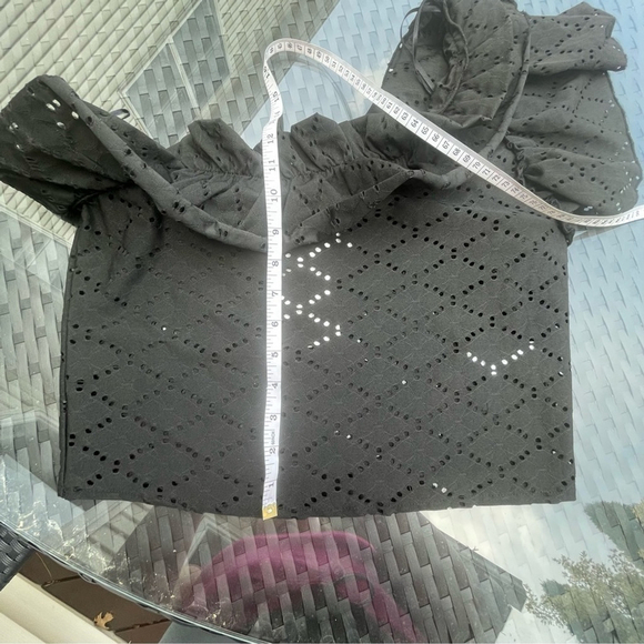 Zara RUFFLED ASYMMETRIC TOP BLACK EYELET Size L - Picture 12 of 12